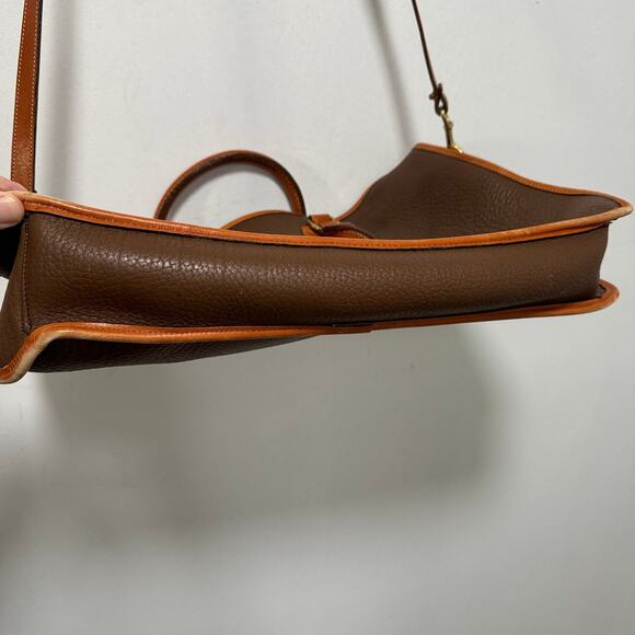 Dooney & Bourke shoulder bag with removable shoulder strap - Picture 4 of 7